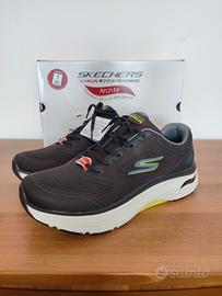 Skechers arch fit Max Cushioning 