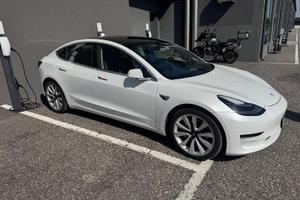 Tesla model 3 AWD long range gancio traino
