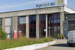 Locale commerciale 580mq due piani fronte strada