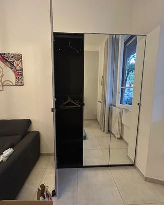 Armadio elegante con ante specchiate – design mode