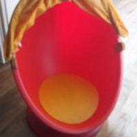 poltroncina a ovetto rossa