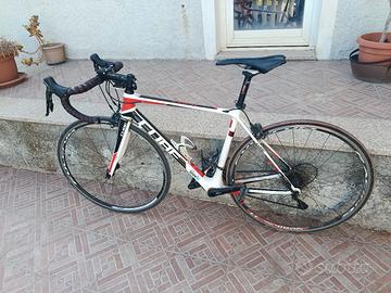 bici cube corsa strada