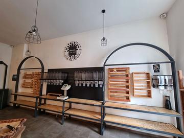 Mobili in ferro e legno