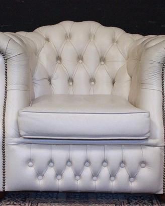 Poltrona Chesterfield club stondata pelle bianca