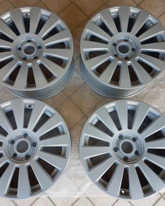 4 cerchi Audi da 17 pollici
