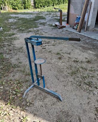 Tappatrice per tappi di sughero