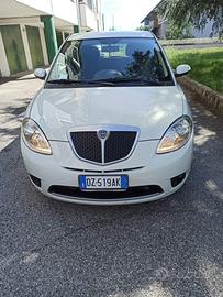 Lancia ypsilon 2009