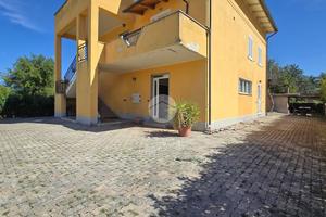 4 LOCALI A SPOLETO