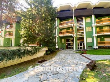 MONOLOCALE CON BOX AUTO STAGIONE INVERNALE