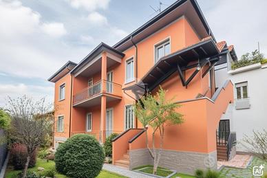 4 LOCALI A VEDANO AL LAMBRO