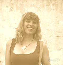 Interprete e insegnante per gestione o