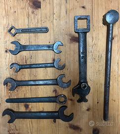 Set di vecchi attrezzi da lavoro