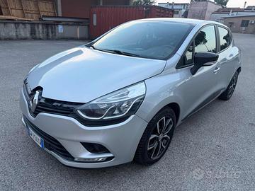 RENAULT Clio 70,632km TCe 90 CV 5p Business COME