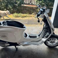 VESPA INCIDENTATA PER PEZZI DI RICAMBIO