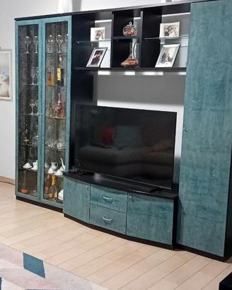 Cucina,divano,ingresso e soggiorno