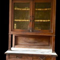 Credenza con vetrinetta inizio 900