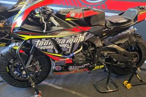 Yamaha r1