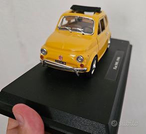 Bburago Scala 1:24 1968 FIAT 500L.