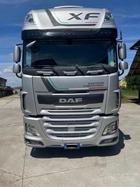 Trattore stradale DAF XF 510 e semirimorchio