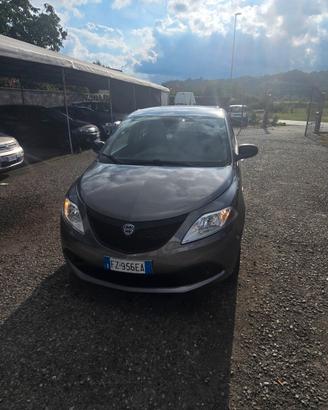 Lancia Ypsilon 1.2 69 CV 5 porte S&S Gold