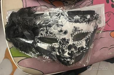 Maschera veneziana nuova, mai utilizzata,