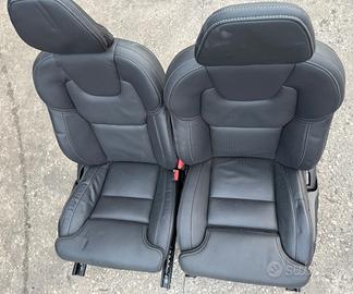 Tappezzeria in pelle nera per Volvo XC 90 del 2024