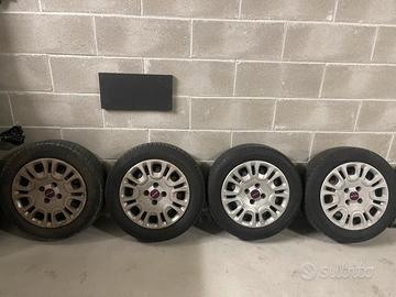 4 Gomme + cerchi Fiat panda