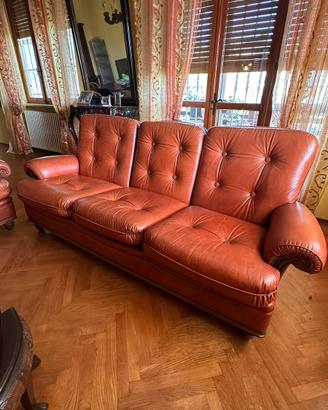 Divano tre posti e 2 poltrone in pelle vintage