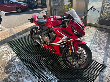 Honda CBR 650 R