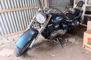 Suzuki intruder 800