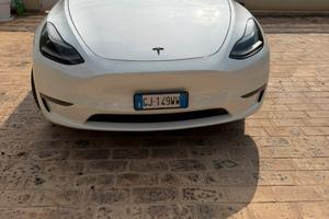 tesla model y awd