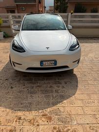 tesla model y awd