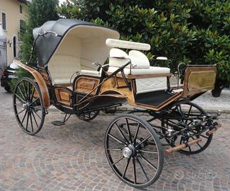 Carrozza per cavalli vis a vis tinta legno