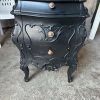 Comodino restaurato in legno