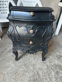 Comodino restaurato in legno