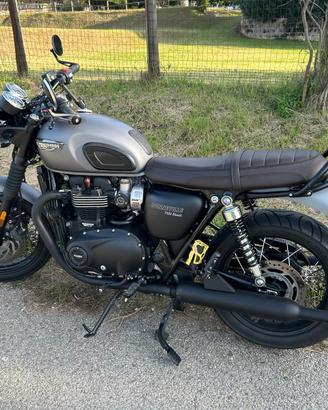 Triumph T120 bonneville total Black