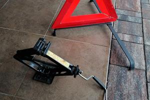 triangolo e crick auto 