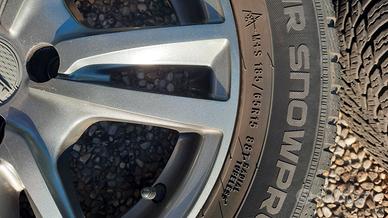 4 cerchi lega MAK con gomme invernali 185/65 R15