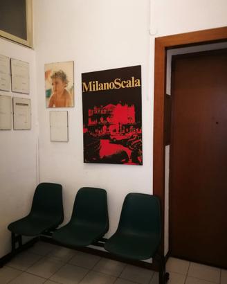 Sedili e poltroncine in metallo e seduta solida