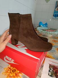 Frau stivaletti nuovi pelle scamosciata