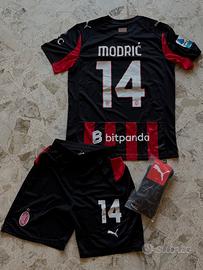 Divisa Casa Ac Milan 2025/2026