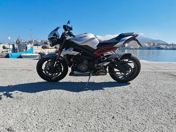 Triumph street triple 765 R