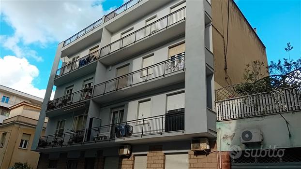 Bilocale con terrazza - via civitavecchia