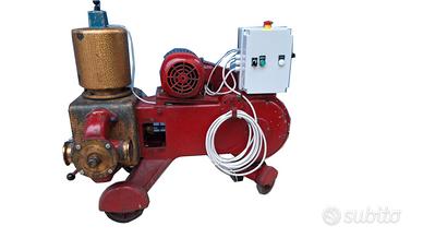 Pompa a pistone per vino