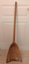 Palot o pala in legno per cereali antico utensile