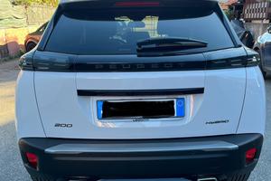 Peugeot 2008 hybrid allure