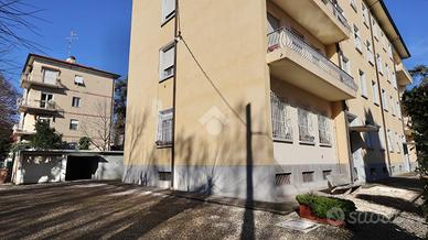 3 LOCALI A REGGIO NELL'EMILIA