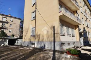 3 LOCALI A REGGIO NELL'EMILIA