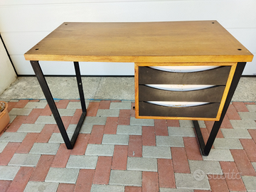 Scrivania Scandinava anni 60 vintage in tek