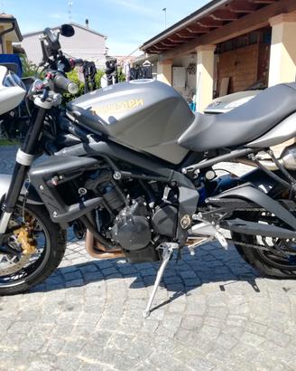 Triumph Street Triple 2010